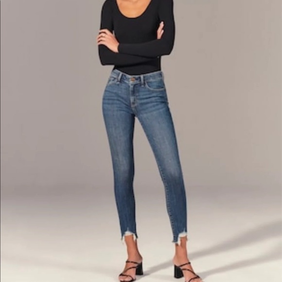 Abercrombie and Fitch mid rise skinny jeans - Picture 1 of 5